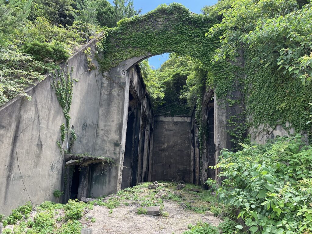 長浦毒ガス貯蔵庫跡